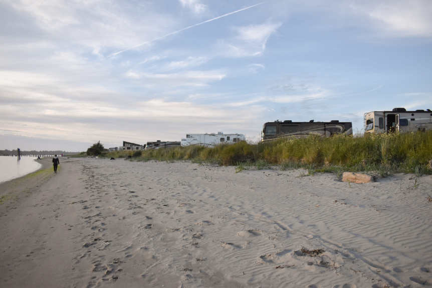 bay point landing hotel beach