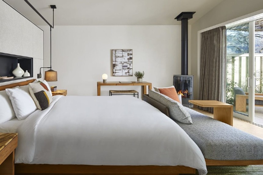 Solage by Auberge Resorts hotel bed